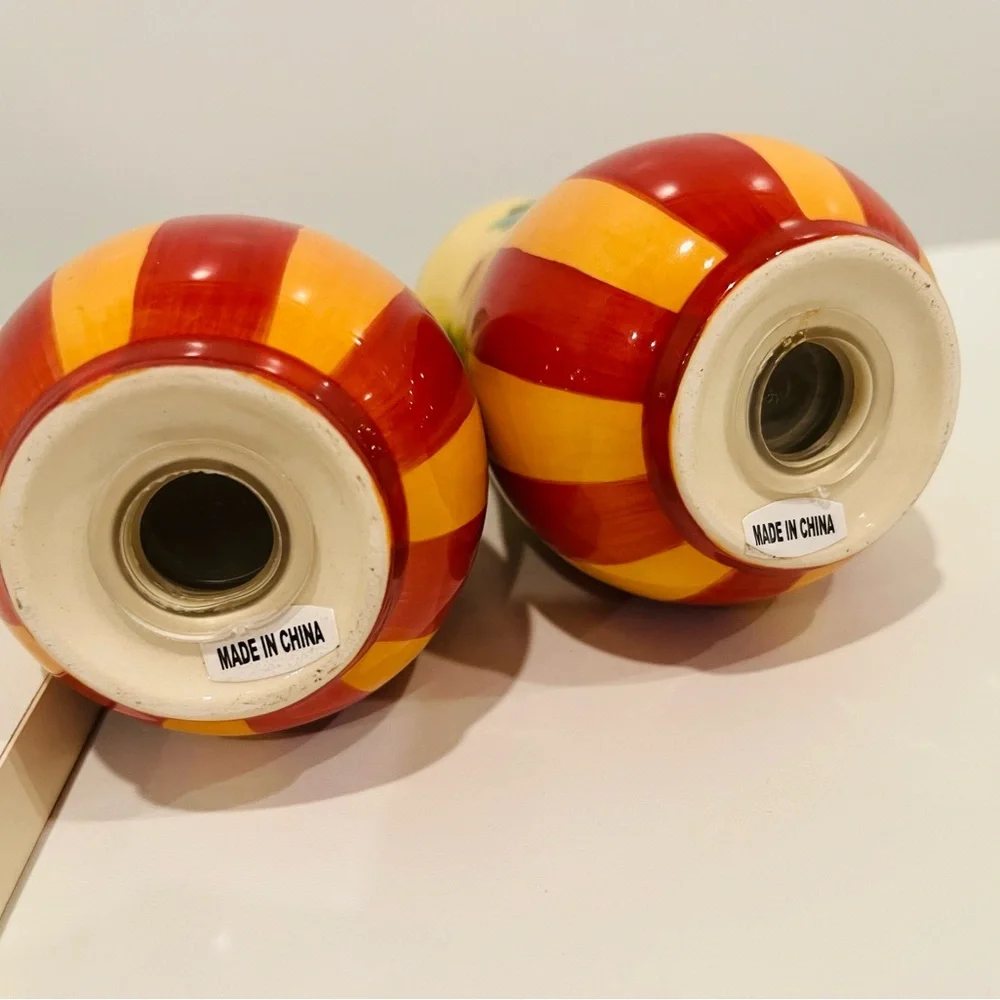 Southern Living At Home Siena salt and pepper shakers
